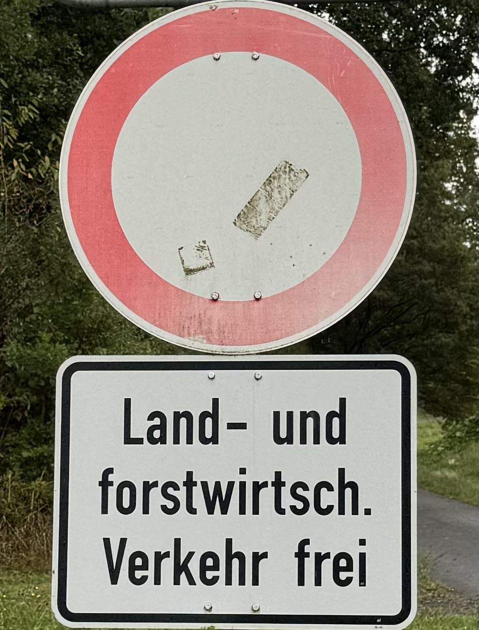 Land- und forstwirtschaftlicher Verkehr frei
